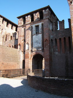 Soncino (Cremona, Italia). Rocca (Rocca Sforzesca). Ingresso. 2006
