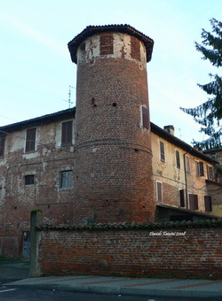 Inverno di Inverno e Monteleone (Pavia, Italia). Castello. Torre Ovest. 2008