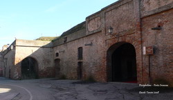 Pizzighettone (Cremona, Italia). Cerchia muraria. Porta Cremona. 2008