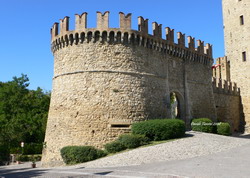 Vigoleno di Vernasca (Piacenza, Italia). Rocca. Rivellino. 2008