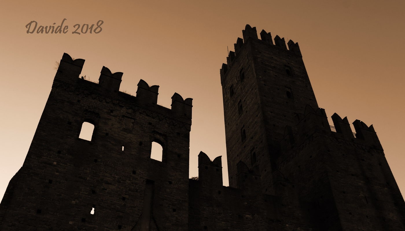 Castell’Arquato (Piacenza, Emilia-Romagna – Val d’Arda, Italia). Rocca Viscontea: fronte Nord-Est. Davide Tansini. Novembre 2018. Fotografia digitale