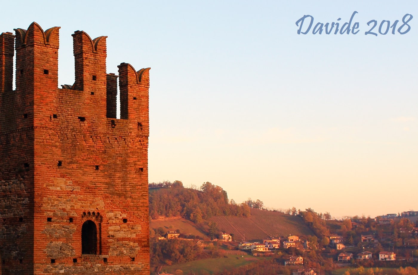 Castell’Arquato (Piacenza, Emilia-Romagna – Val d’Arda, Italia). Rocca Viscontea: torre Sud e panorama della Val d’Arda. Davide Tansini. Novembre 2018. Fotografia digitale