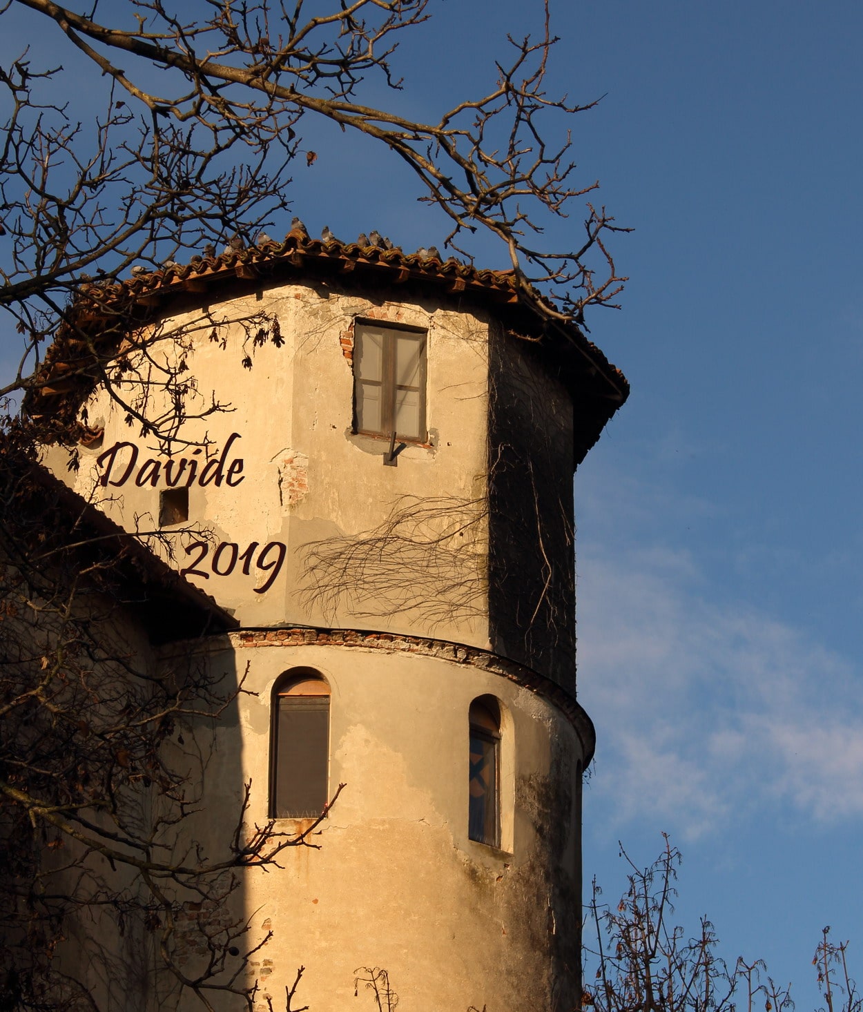 Castiglione d’Adda (Lodi, Lombardia – Italia). Castello Pallavicino Serbelloni: torre Est. Davide Tansini. 2019. Fotografia digitale