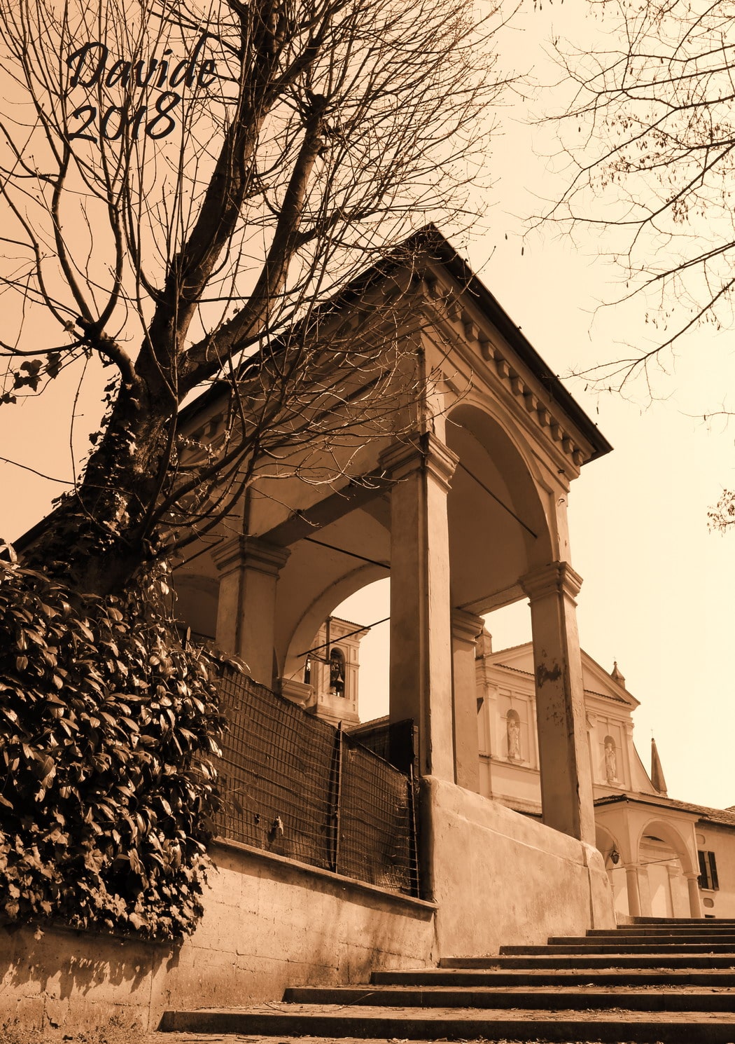 Cavacurta (Castelgerundo – Lodi, Lombardia – Italia). Ex Convento dei Serviti: portale. Davide Tansini. 2018. Fotografia digitale