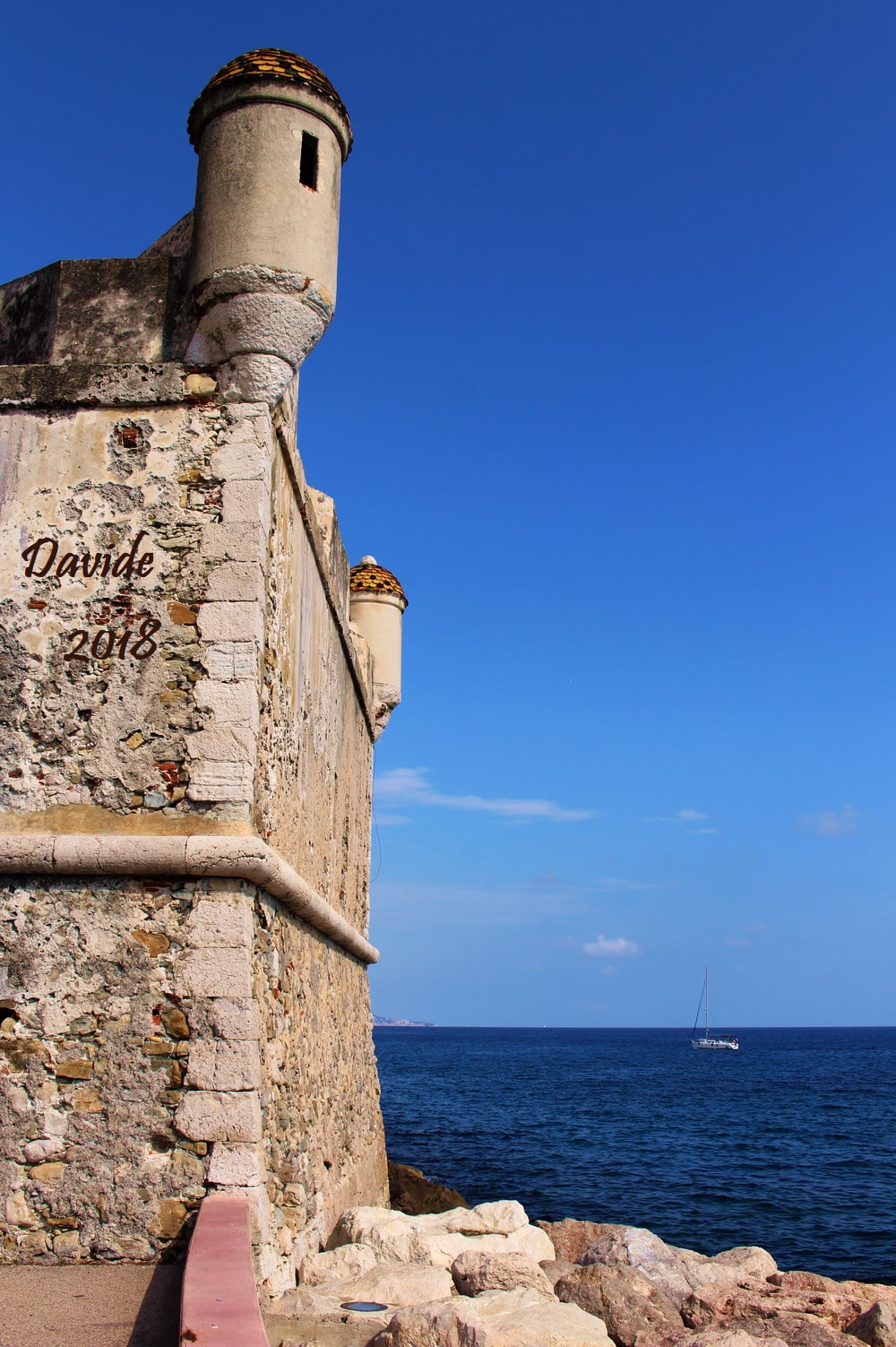 Mentone (Alpi Marittime, Provenza-Alpi-Costa Azzurra – Francia). Bastione: angolo Sud-Ovest. Davide Tansini. 2018. Fotografia digitale